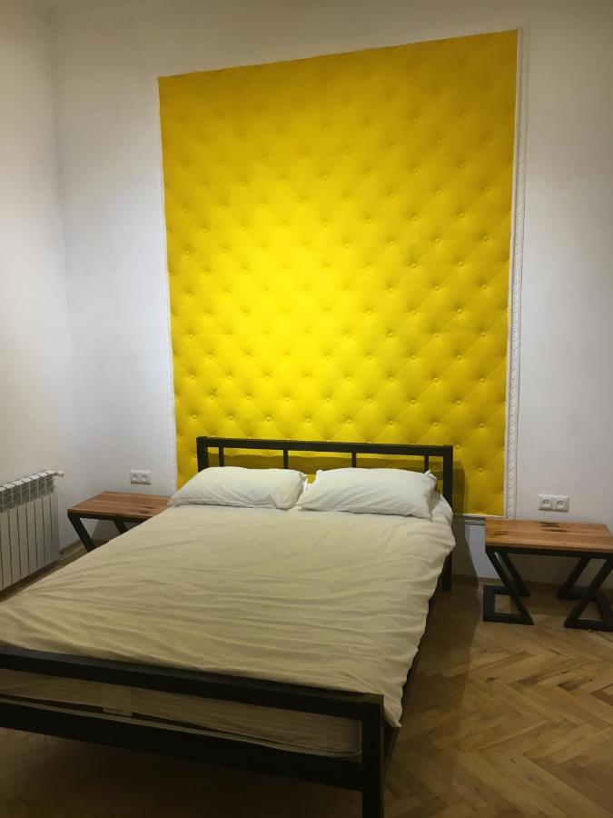 21/9 Baker Street Hostel Lviv Ngoại thất bức ảnh