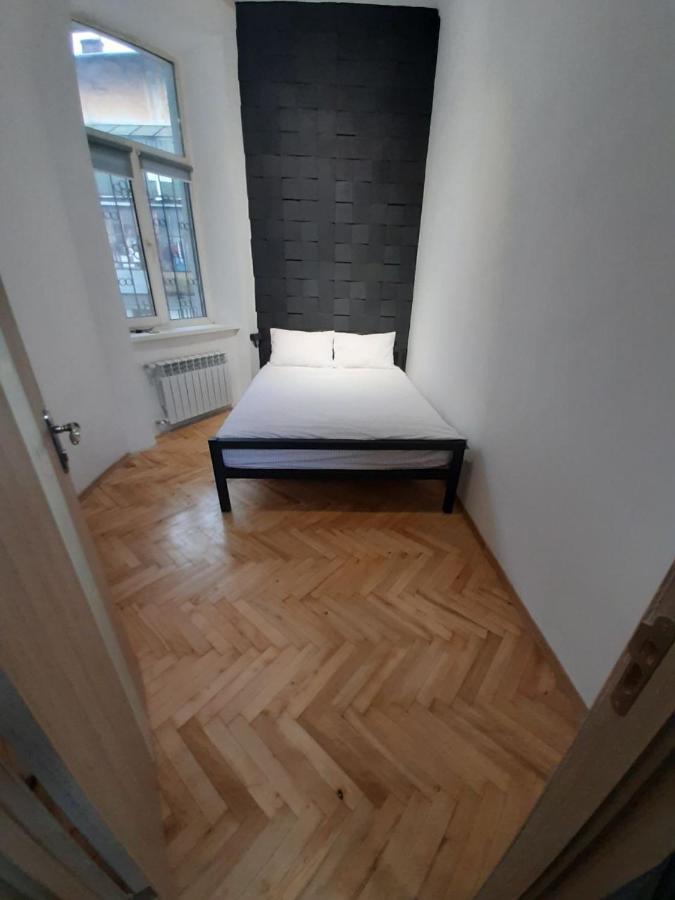 21/9 Baker Street Hostel Lviv Ngoại thất bức ảnh